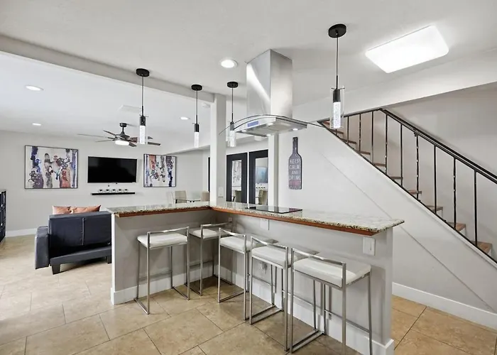 - Heated Pool, Hot Tub, Free Coffee Free Wi-fi * Scottsdale