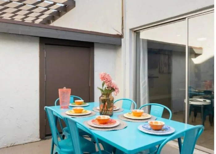 Holiday home - Heated Pool, Hot Tub, Free Coffee Free Wi-fi