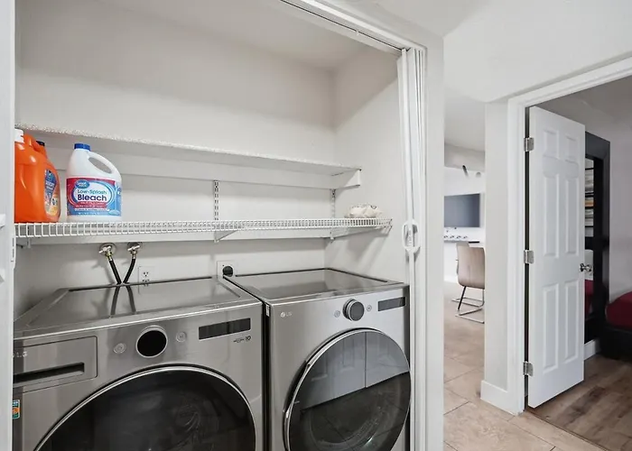 Holiday home - Heated Pool, Hot Tub, Free Coffee Free Wi-fi Scottsdale