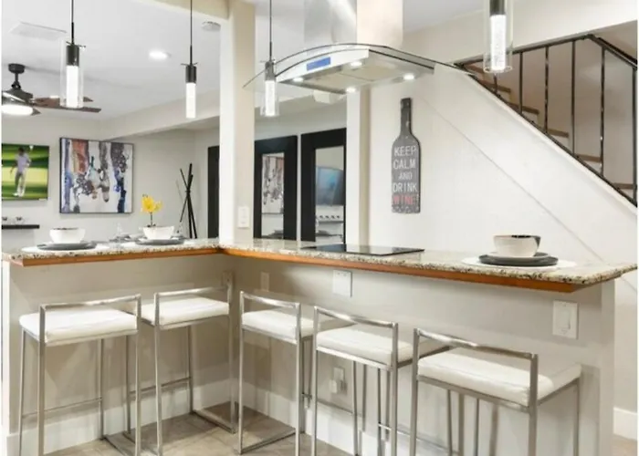 Holiday home - Heated Pool, Hot Tub, Free Coffee Free Wi-fi *
