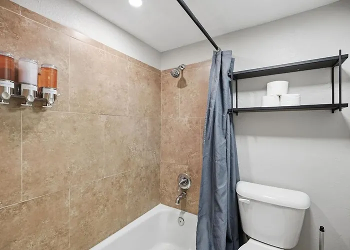 - Heated Pool, Hot Tub, Free Coffee Free Wi-fi * Scottsdale
